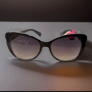 Betsey Johnson Cat Eye Glitter Black Frame Gradient Women's Sunglasses ~NWT~